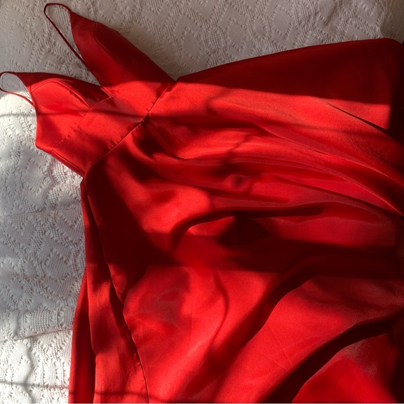 GRAD DRESS - Picture 1 of 4